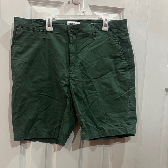 Goodfellow & Co Other - NWOT Goodfellow & Co Dark Green Flat Front Shorts size 34